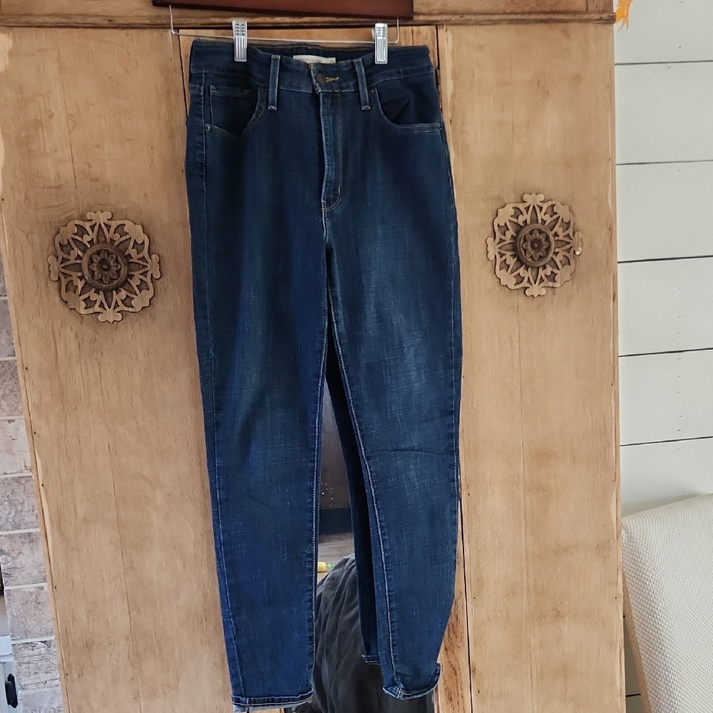 Levis Classic Blue Skinny Denim Women's Jeans, Size 29